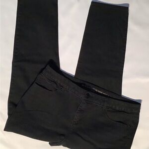 Chico’s - Size 2 - The slow slimming girlfriend ankle black jean’s 5‎ pocket EUC